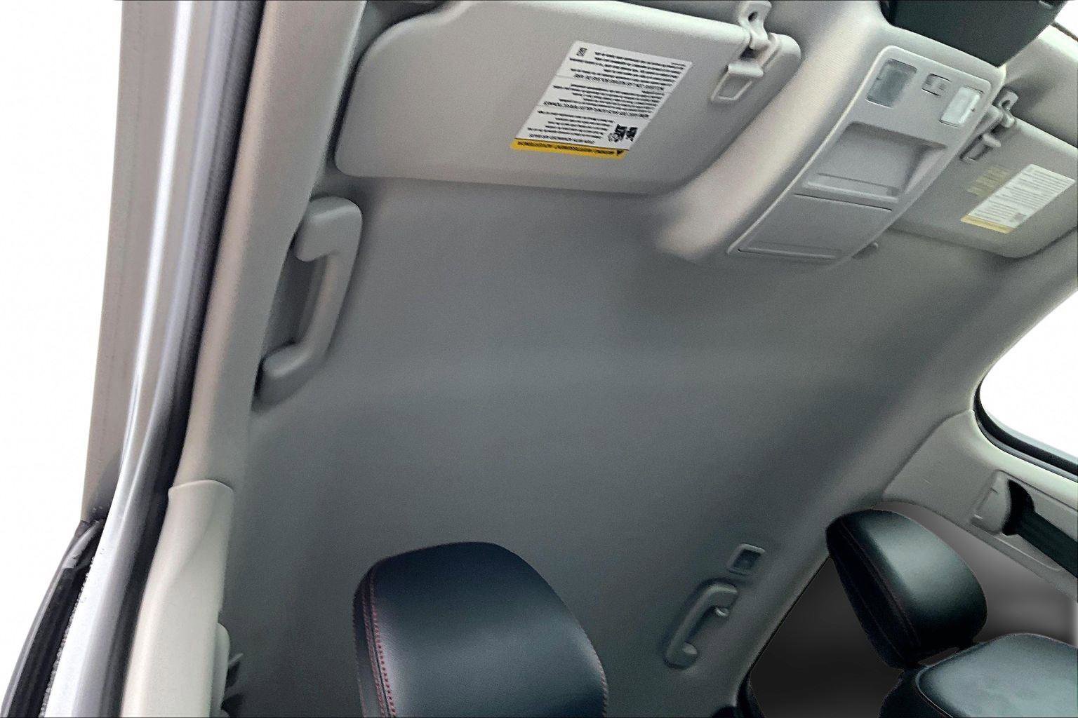 Used 2022 Ford Escape SEL w/ SEL Stealth AWD Package image 22