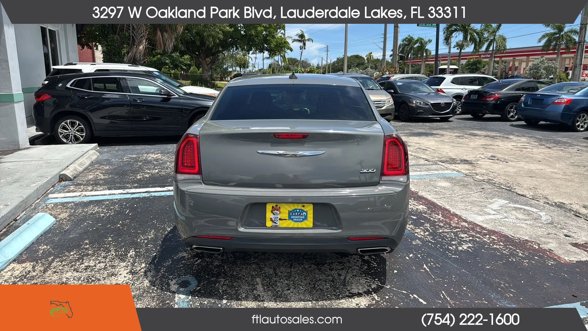 Used 2019 Chrysler 300 Touring w/ Sport Appearance Package RWD image 10