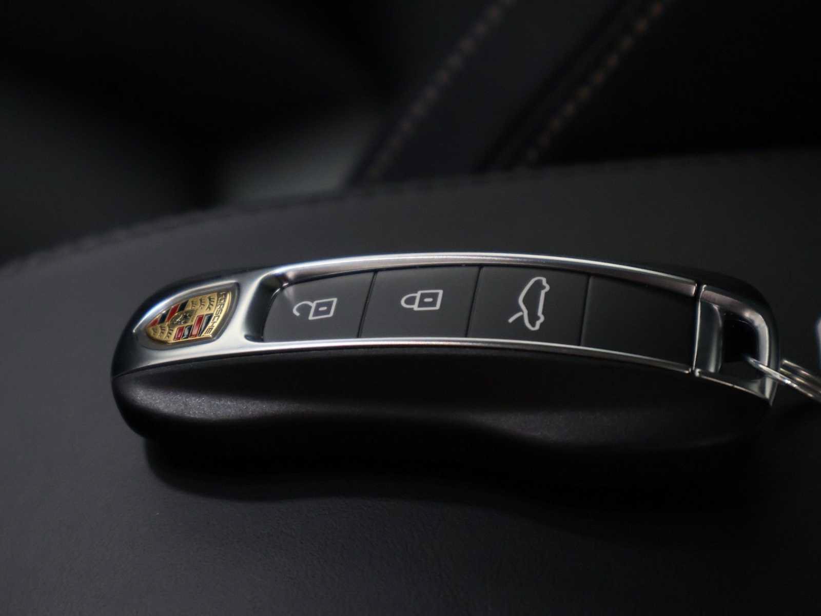 Certified 2025 Porsche 911 Carrera RWD image 43