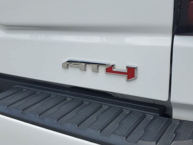 Used 2024 GMC Sierra 1500 AT4 w/ Technology Package AWD/4WD image 8