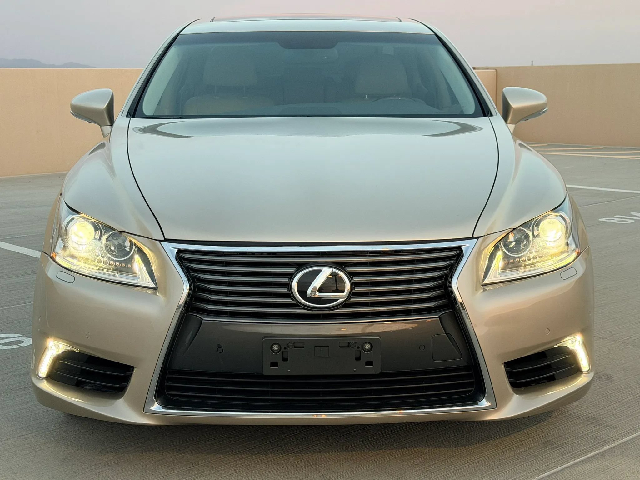 Used 2013 Lexus LS 460 w/ Comfort Pkg RWD image 4