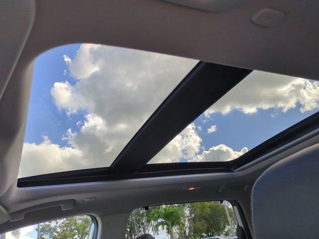 Used 2023 Nissan Rogue SL w/ SL Premium Package image 19