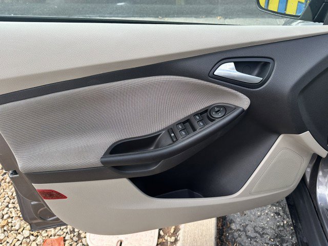 Used 2014 Ford Focus SE image 10