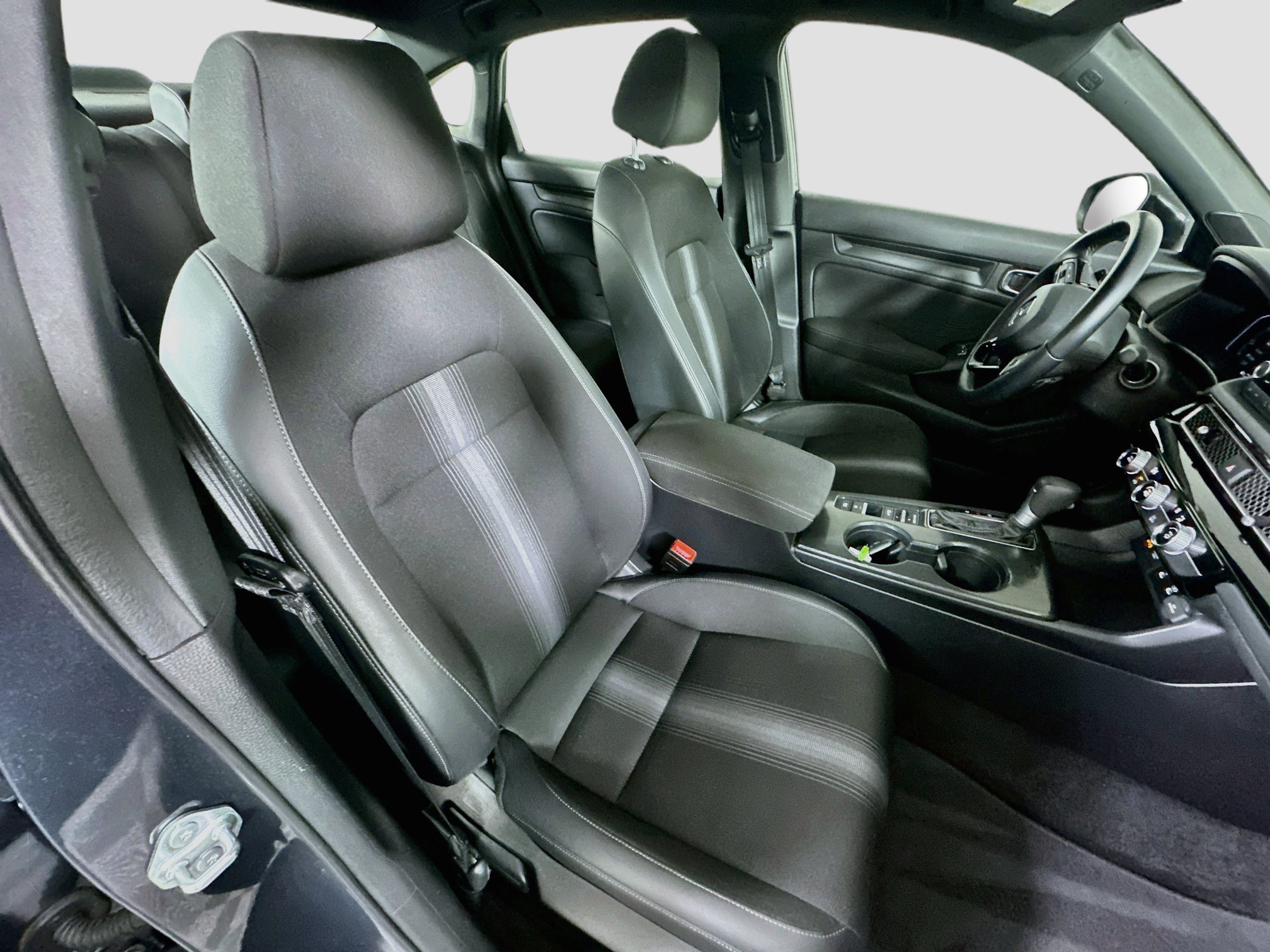 Used 2025 Honda Civic Sport image 29
