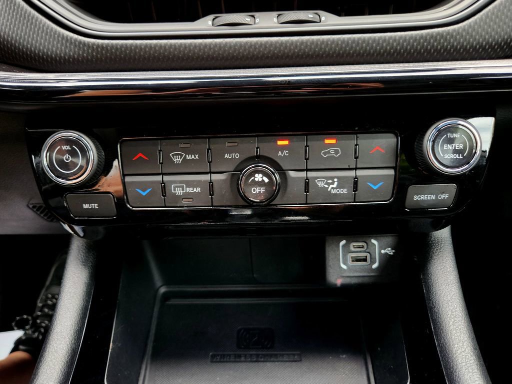 Used 2024 Jeep Compass Latitude w/ Convenience Group image 23