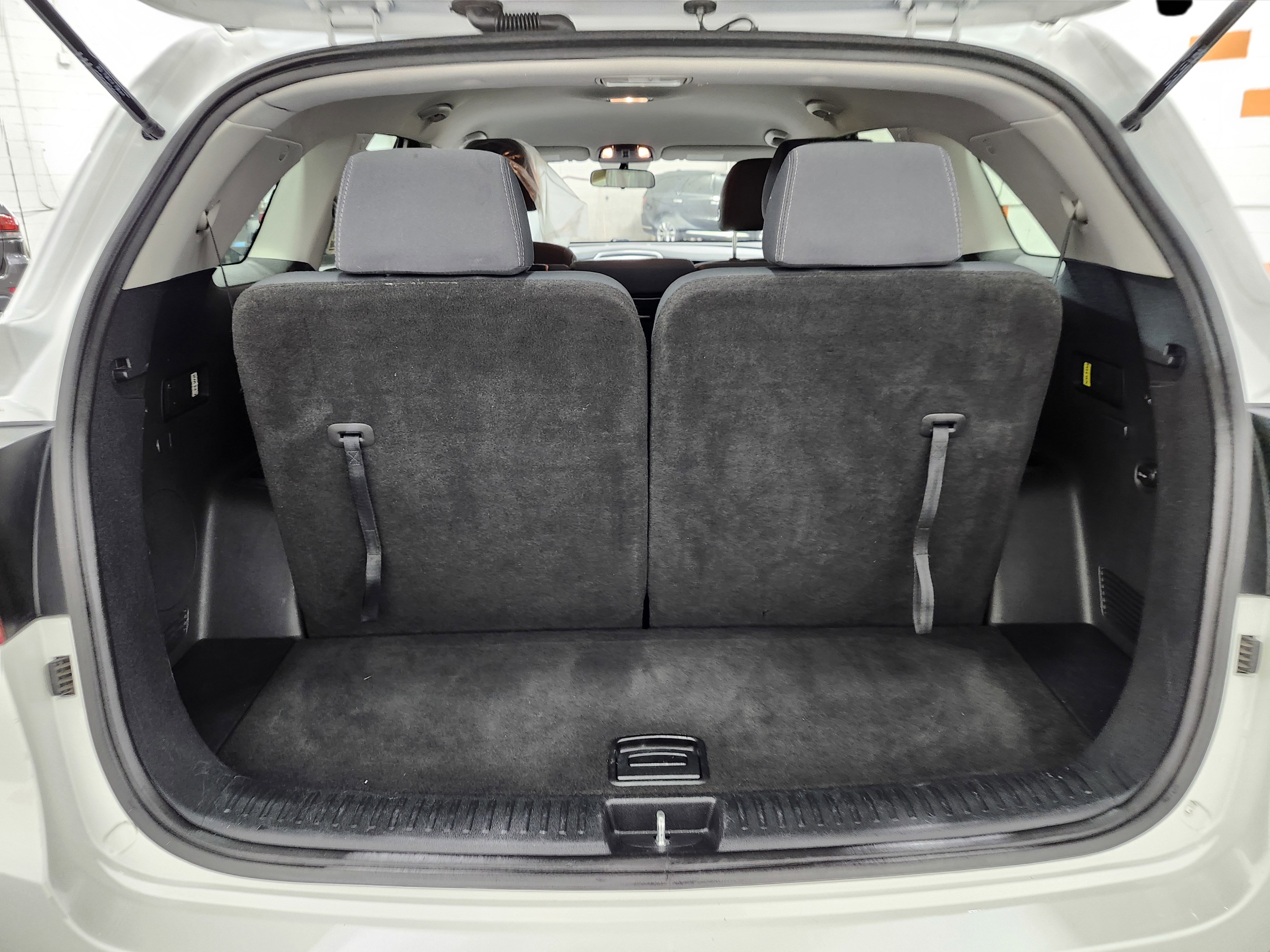 Used 2020 Kia Sorento LX V6 image 12