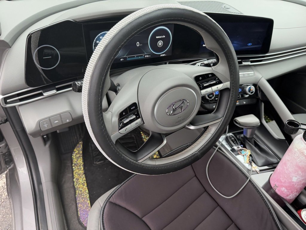 Used 2023 Hyundai Elantra SEL w/ Convenience Package image 7