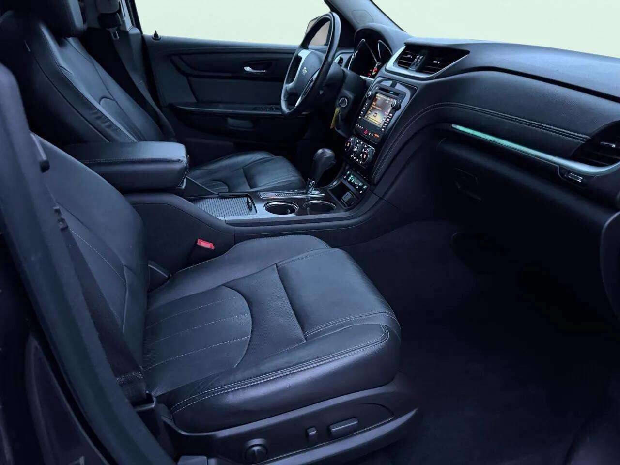 Used 2017 Chevrolet Traverse Premier image 13
