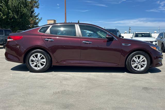 Used 2018 Kia Optima LX FWD image 2