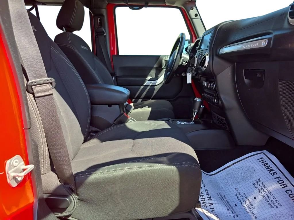 Used 2018 Jeep Wrangler Unlimited Sahara AWD/4WD image 18