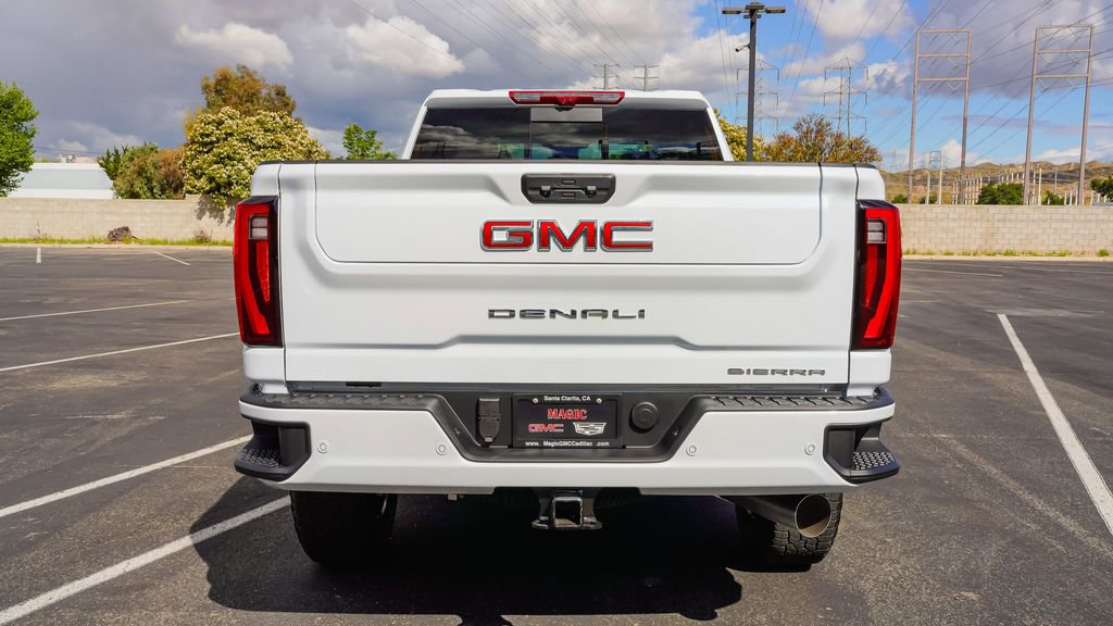New 2026 GMC Sierra 2500 Denali w/ Denali Reserve Package AWD/4WD image 9