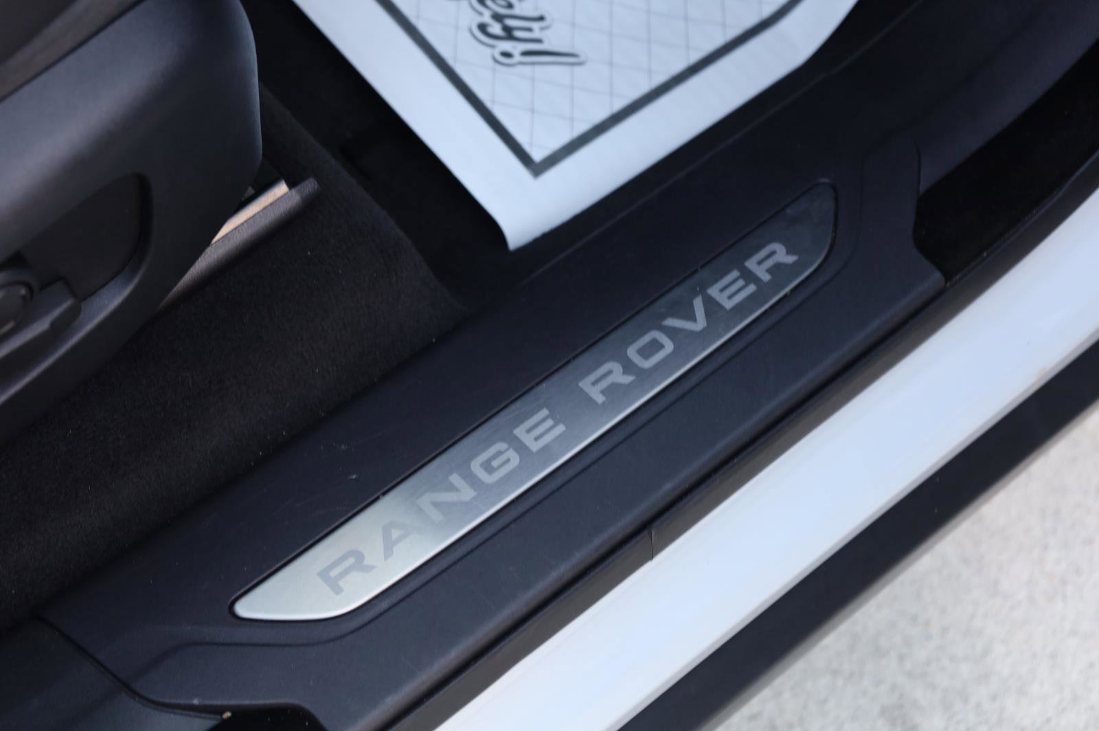 Used 2020 Land Rover Range Rover Velar S image 30