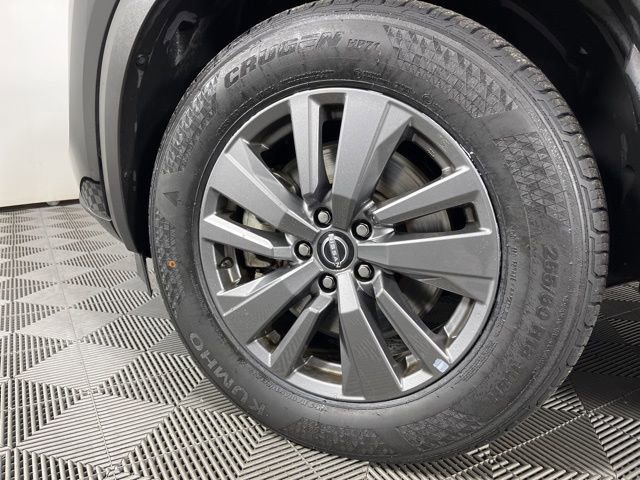 Used 2024 Nissan Pathfinder SV image 12