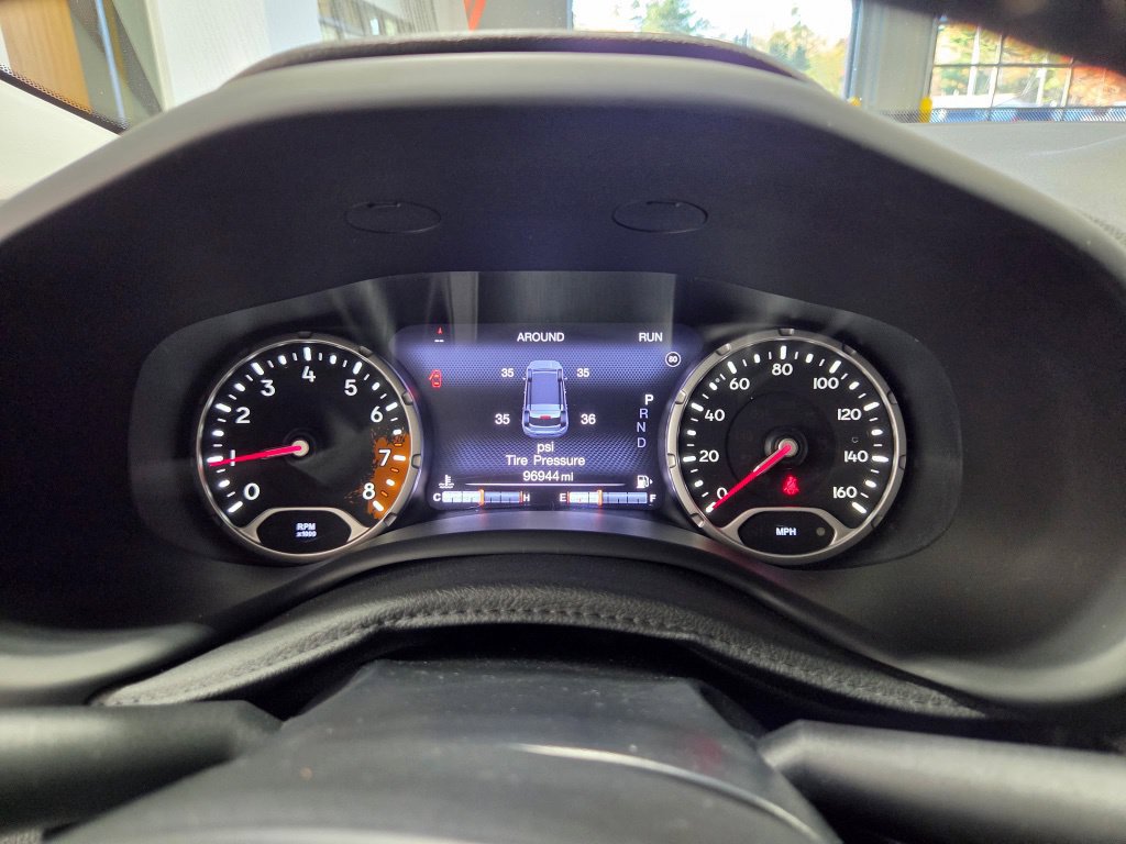 Used 2017 Jeep Renegade Trailhawk AWD/4WD image 32