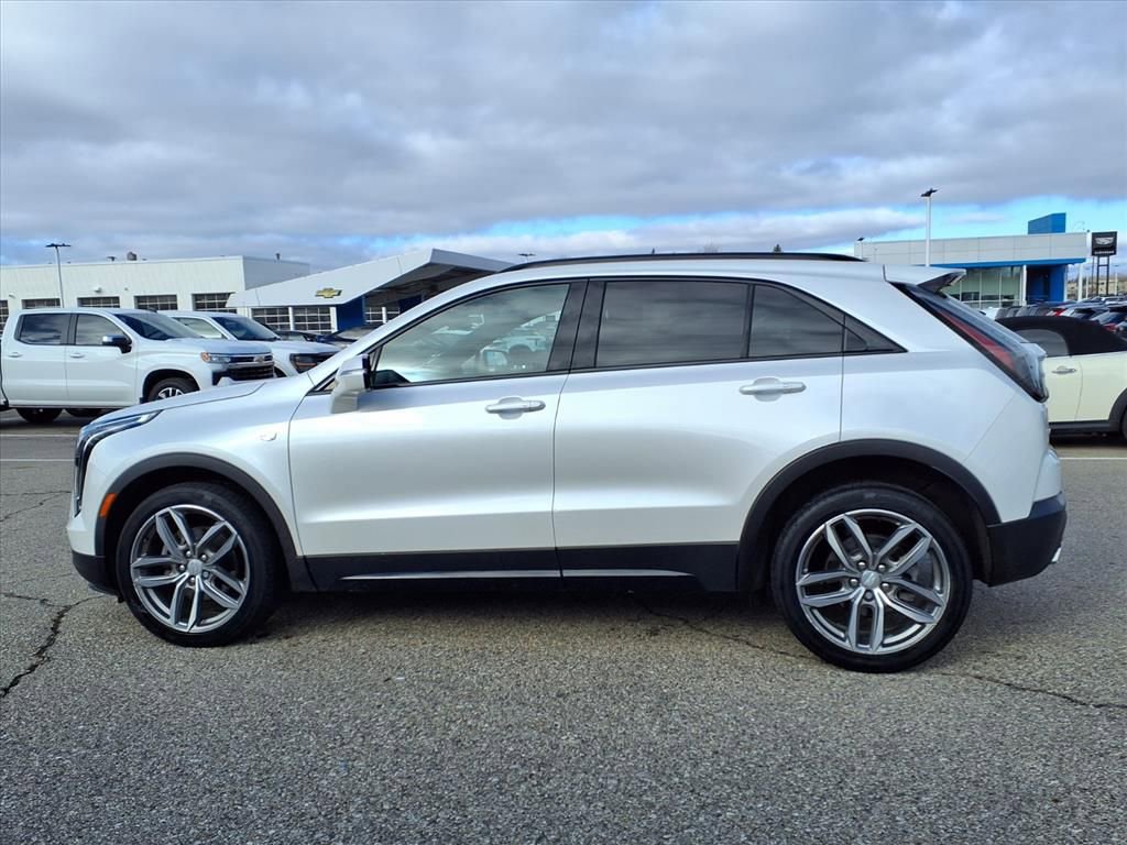 Used 2023 Cadillac XT4 Sport w/ Cold Weather Package image 8