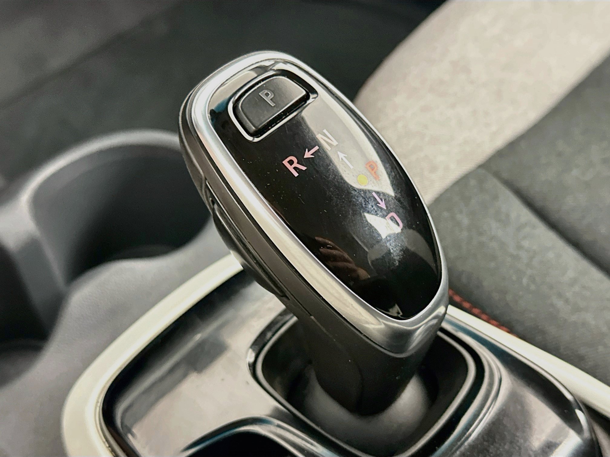Used 2020 Chevrolet Bolt LT FWD image 24