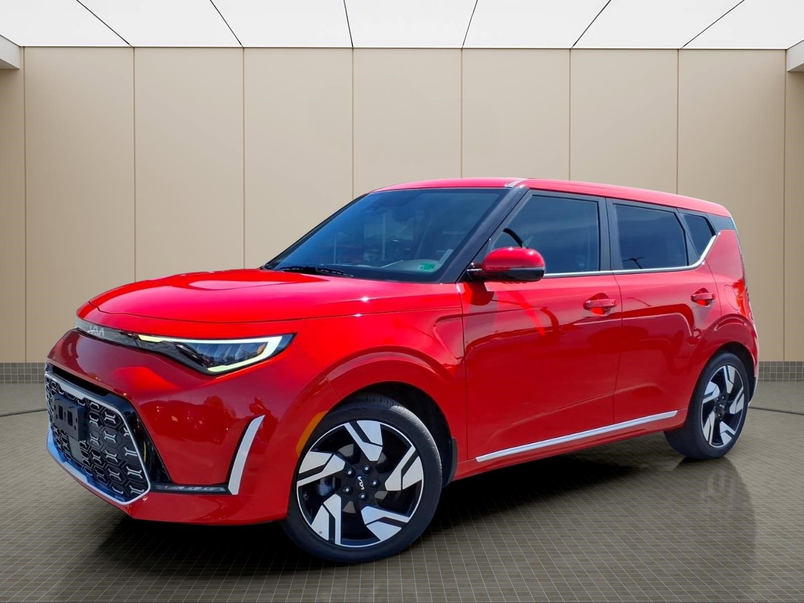 Used 2025 Kia Soul GT-Line w/ GT-Line Technology Package FWD image 2