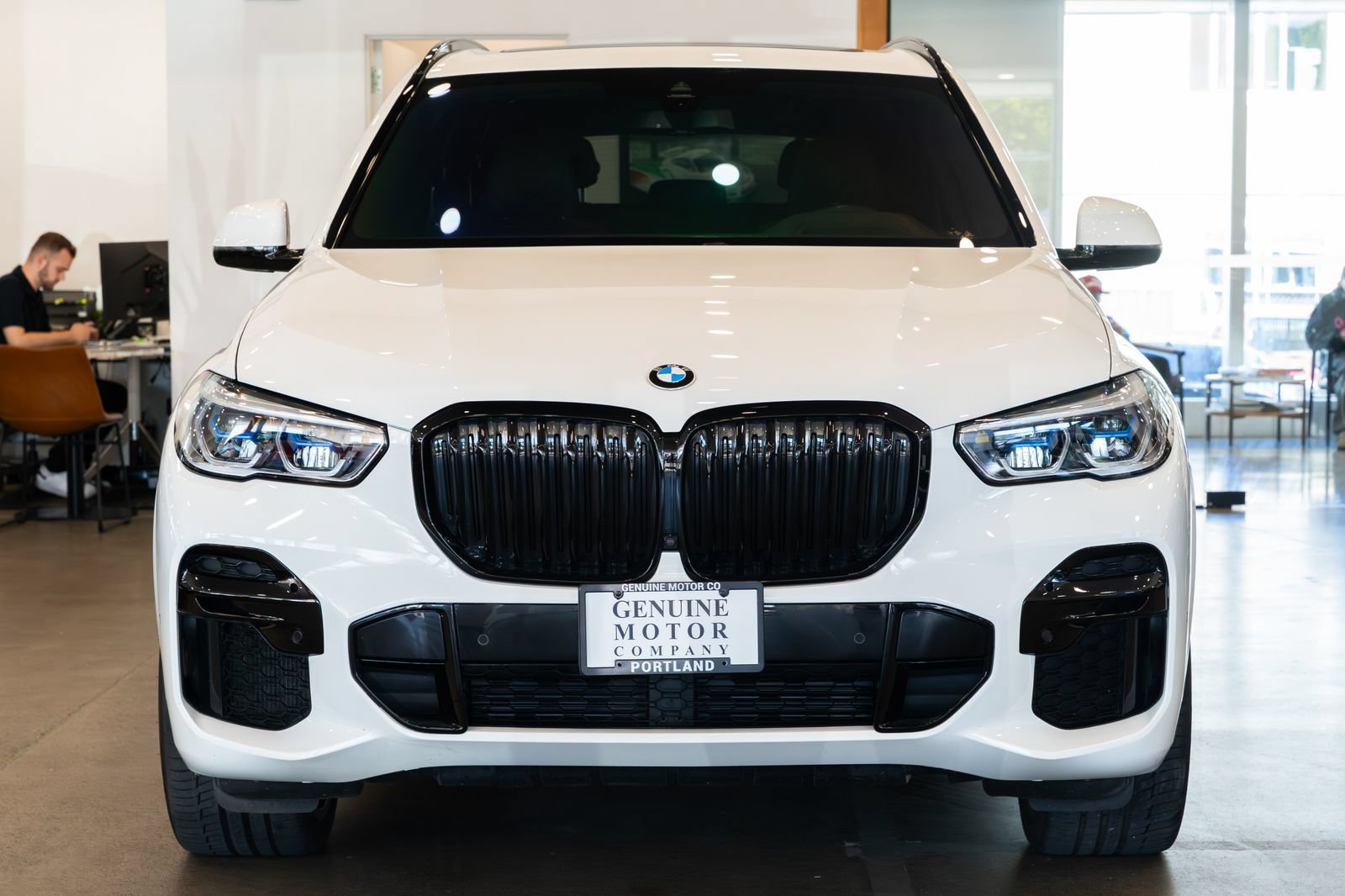 Used 2023 BMW X5 M50i w/ Executive Package AWD/4WD image 2