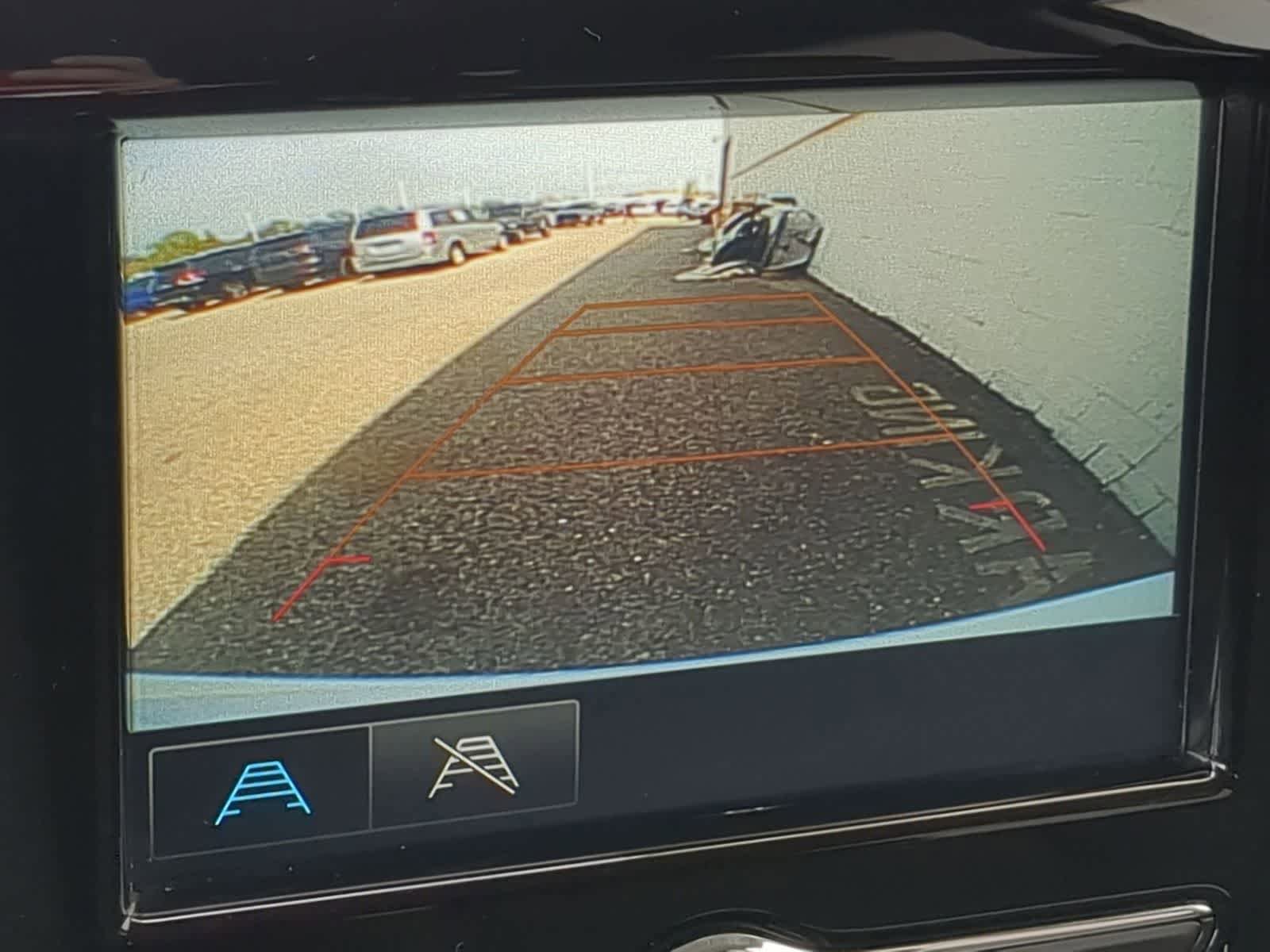 Used 2019 Chevrolet Traverse LS FWD image 28