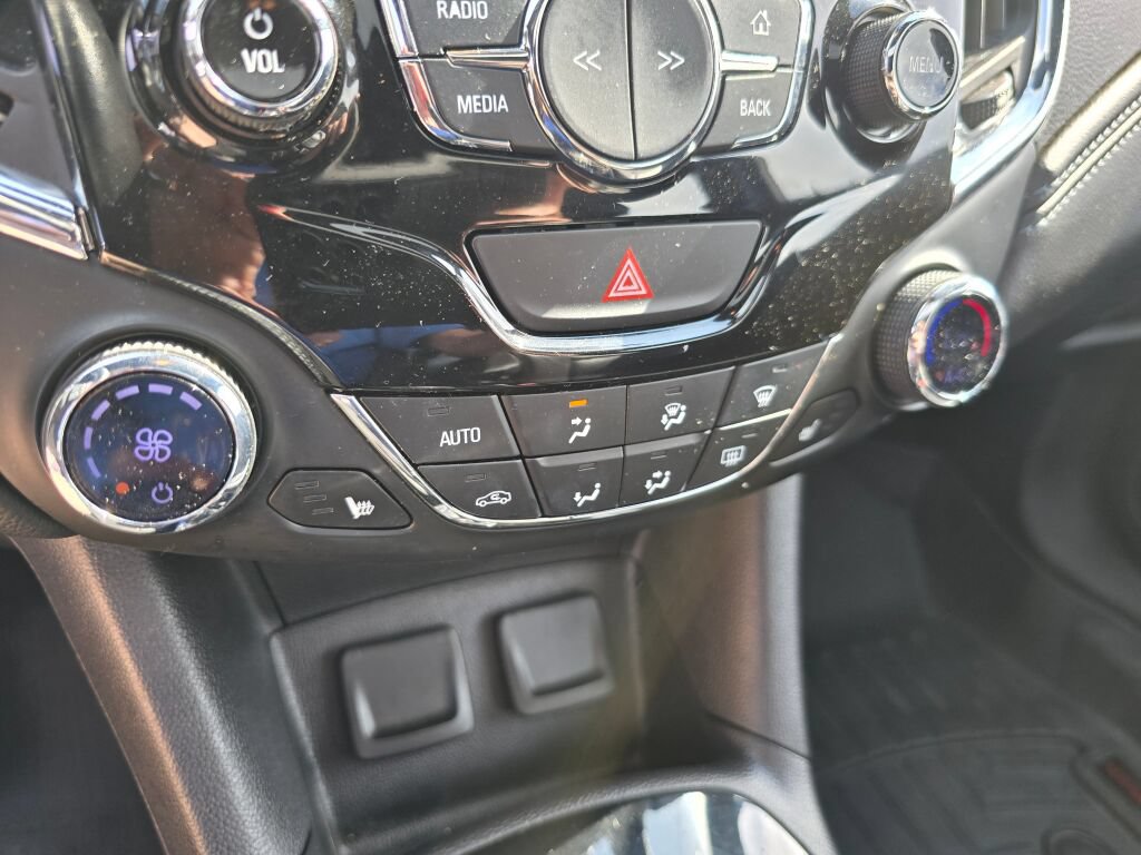 Used 2017 Chevrolet Cruze Premier FWD image 33