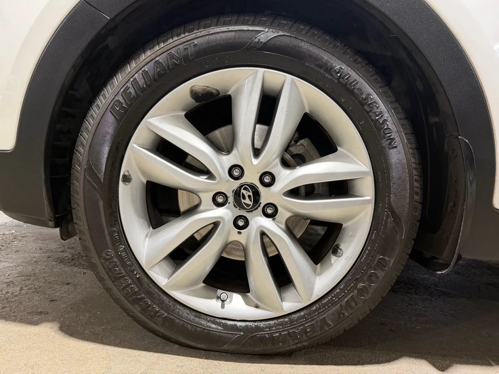 Used 2014 Hyundai Santa Fe Limited AWD/4WD image 17