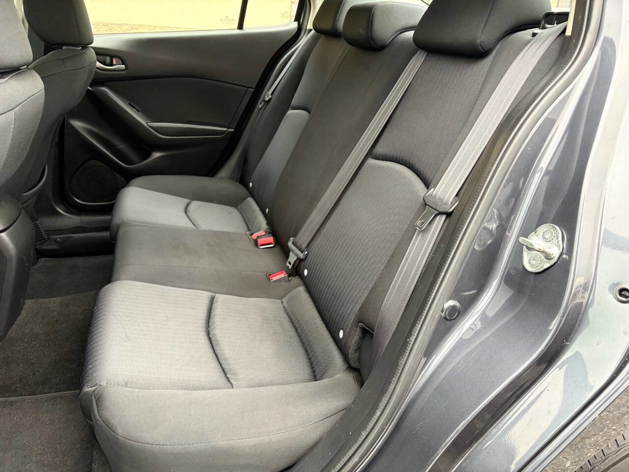 Used 2015 MAZDA MAZDA3 i SV image 12