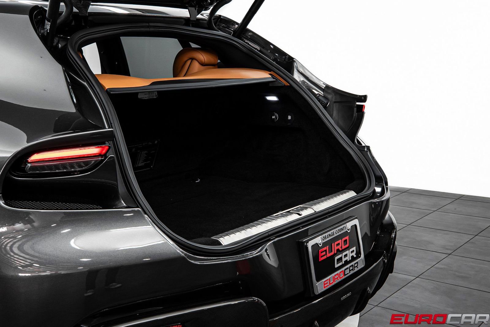 Used 2025 Ferrari Purosangue image 23