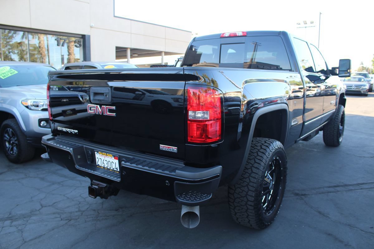 Used 2015 GMC Sierra 2500 SLT w/ Duramax Plus Package AWD/4WD image 7