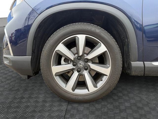 Certified 2025 Honda Pilot Touring image 13