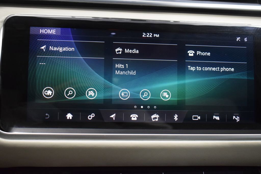 Used 2018 Land Rover Range Rover Velar R-Dynamic HSE image 29