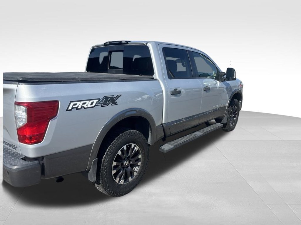 Used 2018 Nissan Titan PRO-4X w/ Pro-4x Convenience Package AWD/4WD image 7