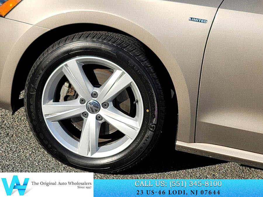 Used 2015 Volkswagen Passat 1.8T Limited Edition FWD image 12