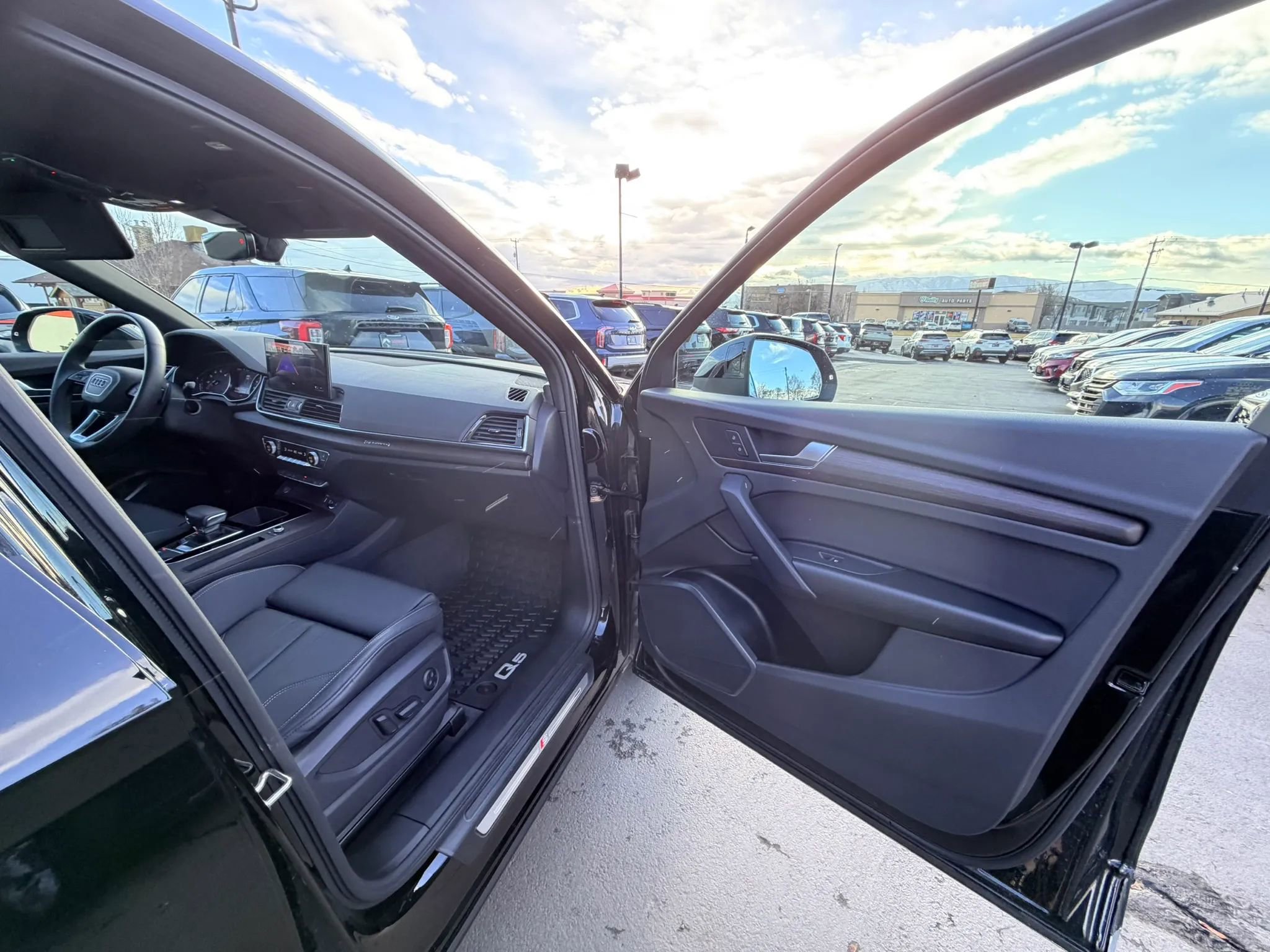 Used 2024 Audi Q5 2.0T Premium w/ Convenience Package image 30