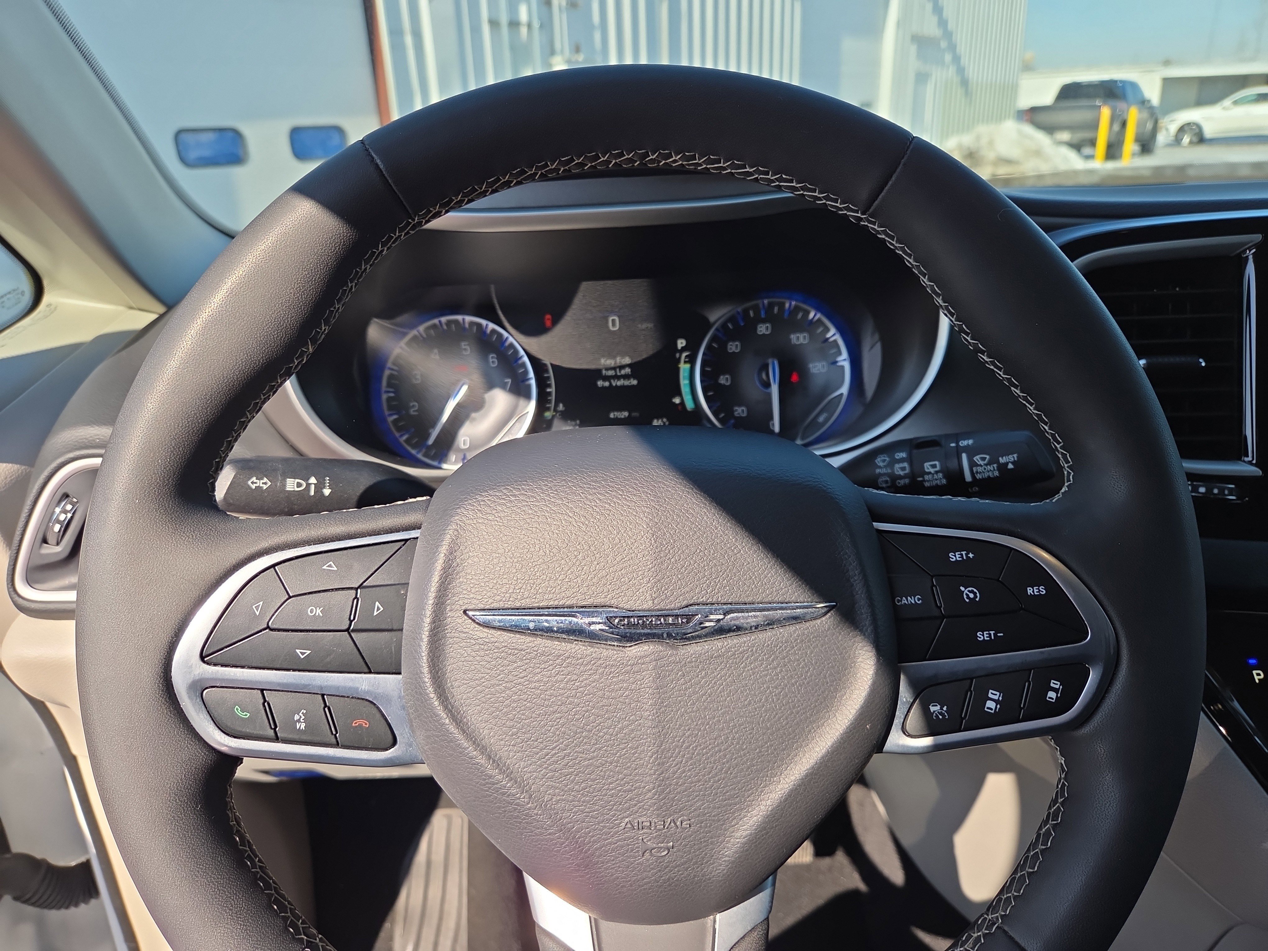 Certified 2023 Chrysler Pacifica Touring-L image 11