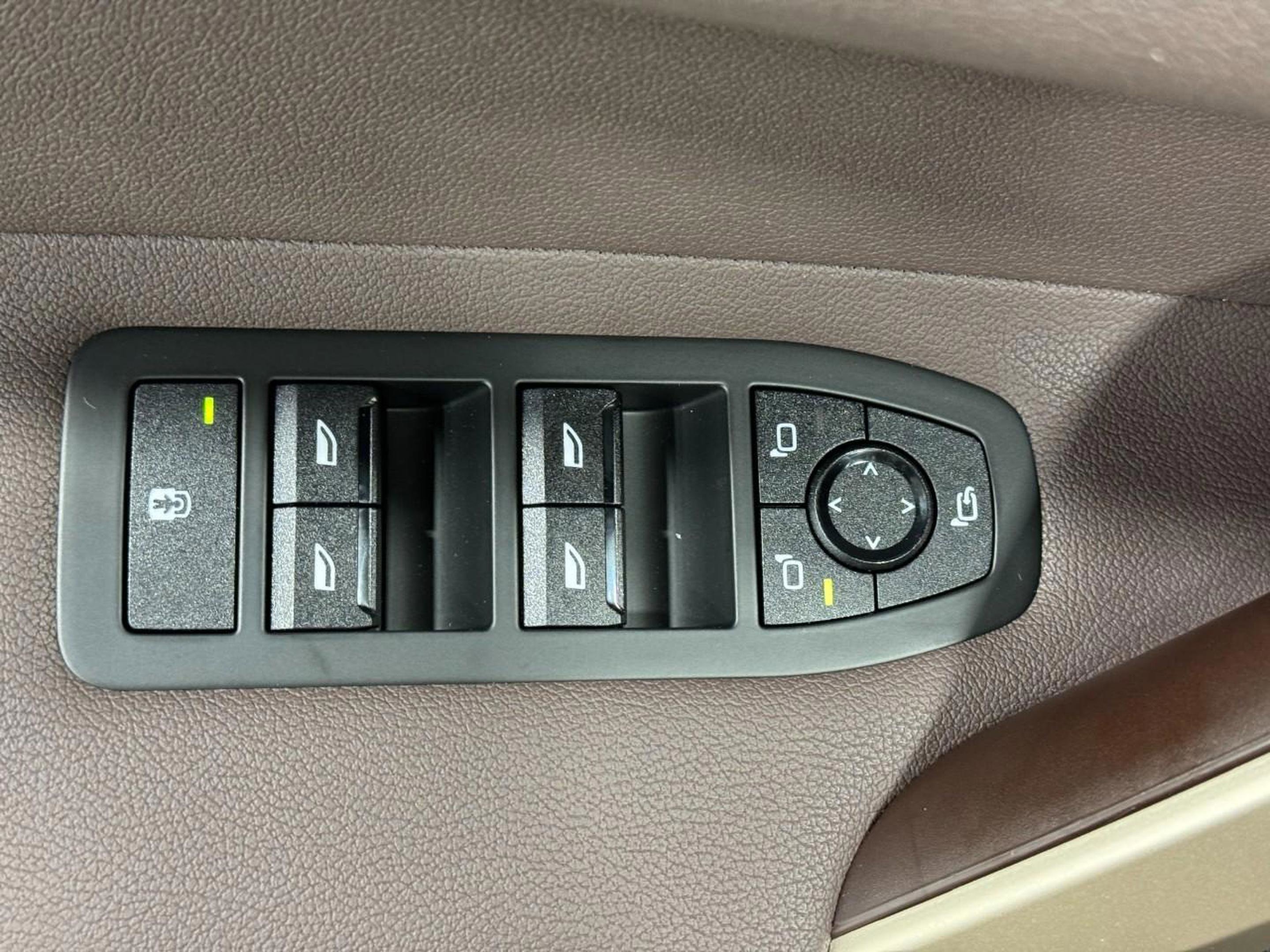 New 2026 BMW iX xDrive45 image 26