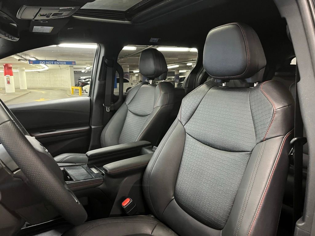 Used 2025 Toyota Sienna XSE image 20