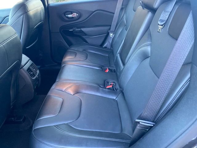 Used 2023 Jeep Cherokee Altitude Lux image 17