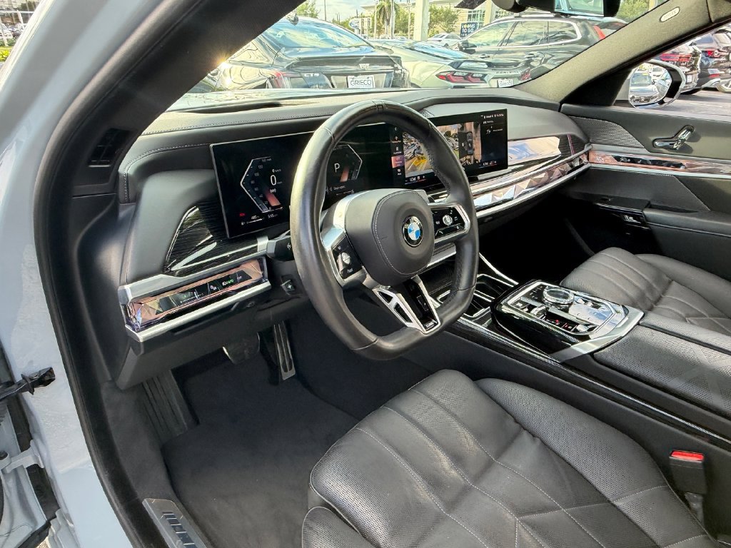 Used 2025 BMW 740i RWD image 10