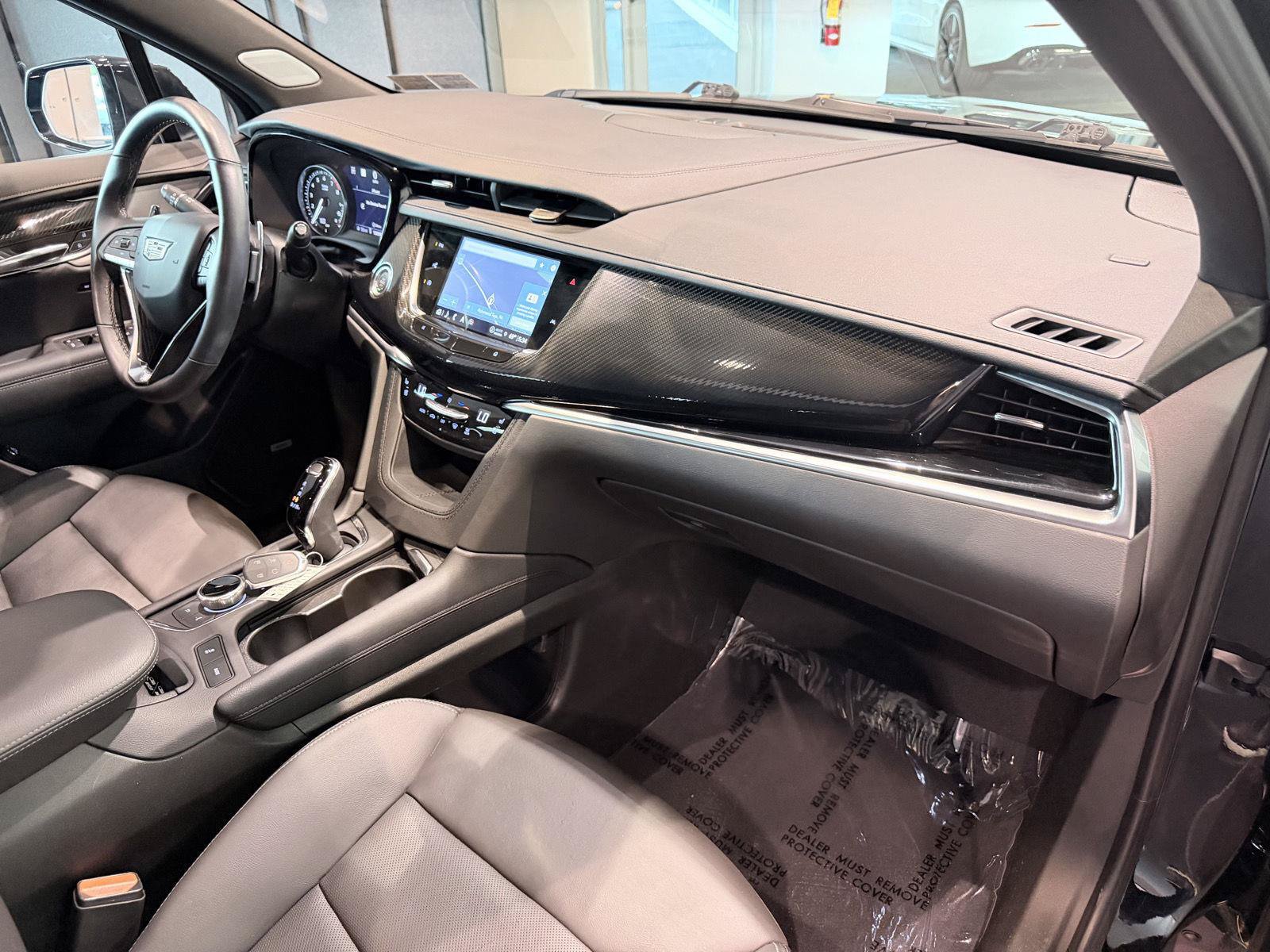Used 2024 Cadillac XT6 Sport w/ Technology Package AWD/4WD image 31