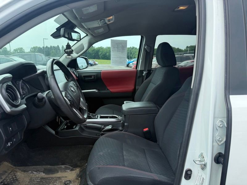 Used 2021 Toyota Tacoma SR5 w/ Blackout Package (TMS) AWD/4WD image 10