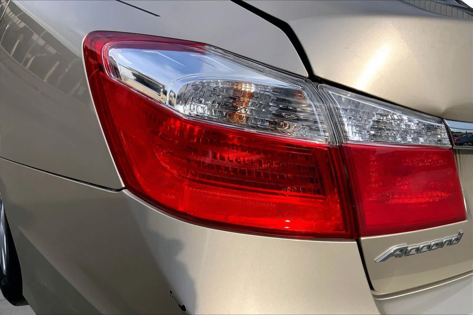Used 2015 Honda Accord EX-L image 22