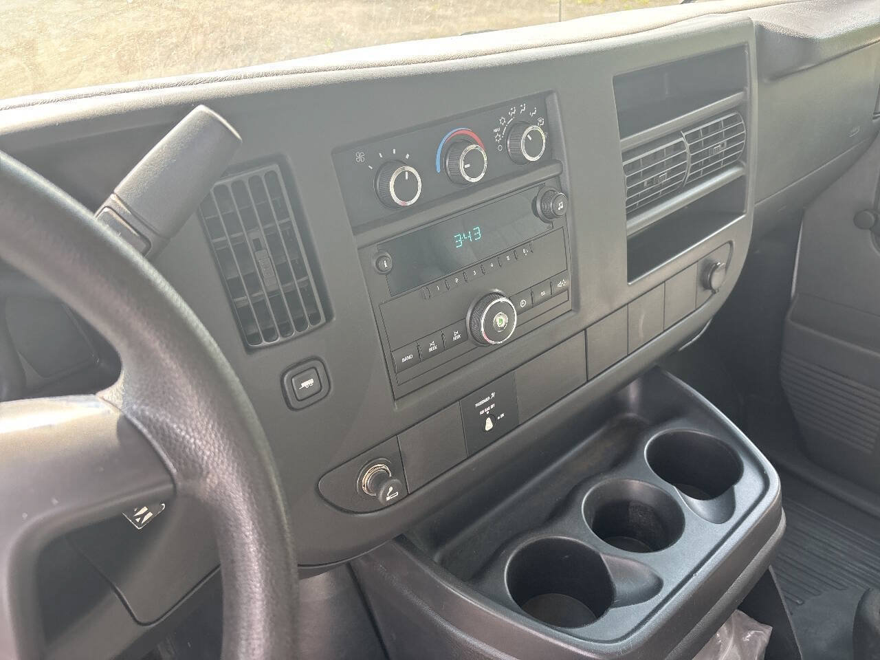Used 2014 Chevrolet Express 3500 Extended RWD image 14
