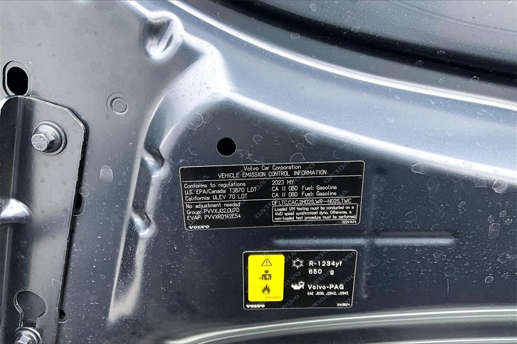 Certified 2023 Volvo XC60 B5 Plus w/ Protection Package Premier image 30