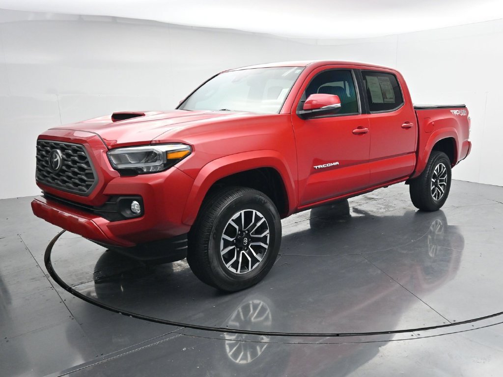 Used 2022 Toyota Tacoma TRD Sport w/ TRD Premium Sport Package AWD/4WD image 4