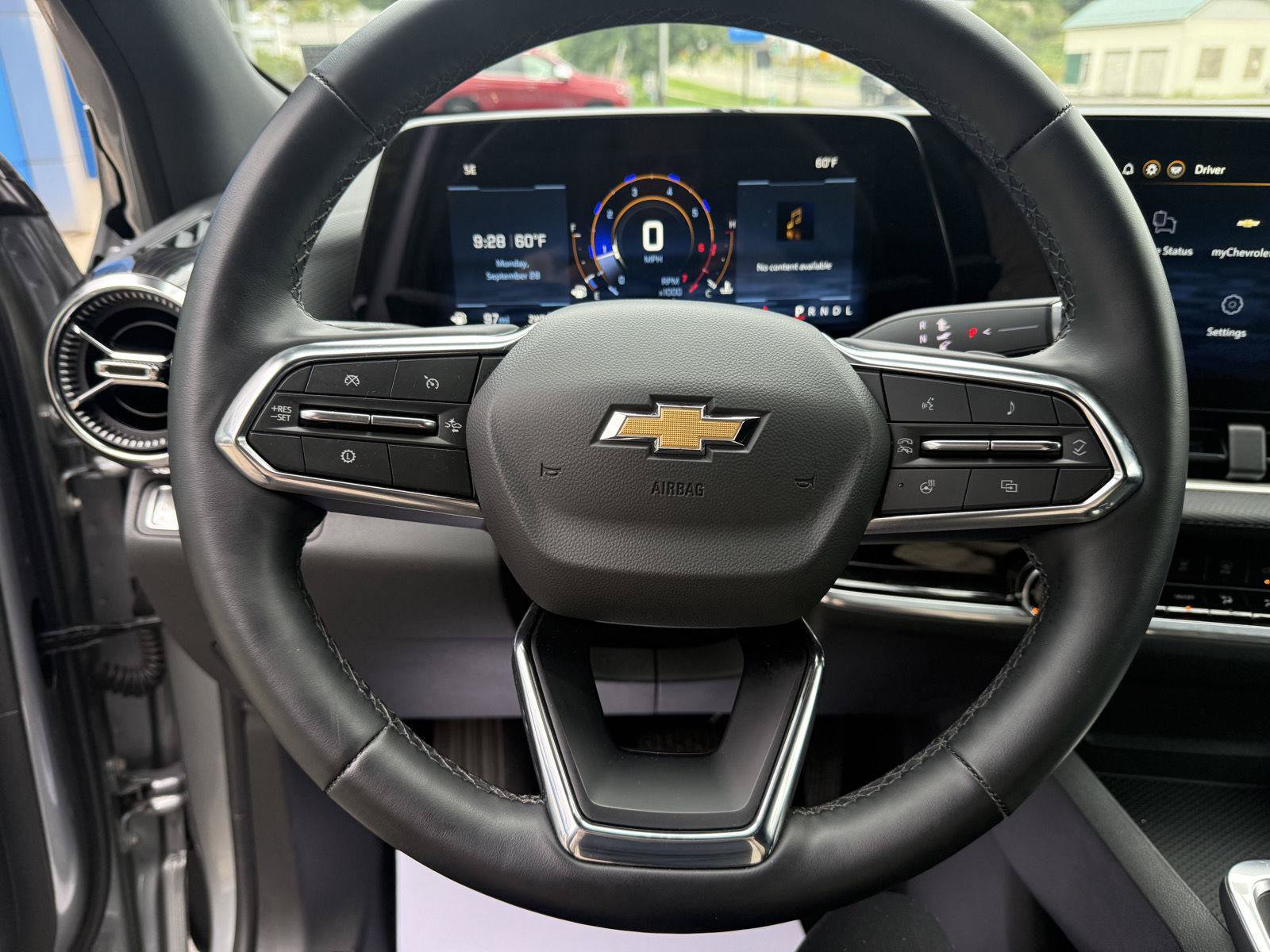 Used 2026 Chevrolet Equinox LT AWD/4WD image 12