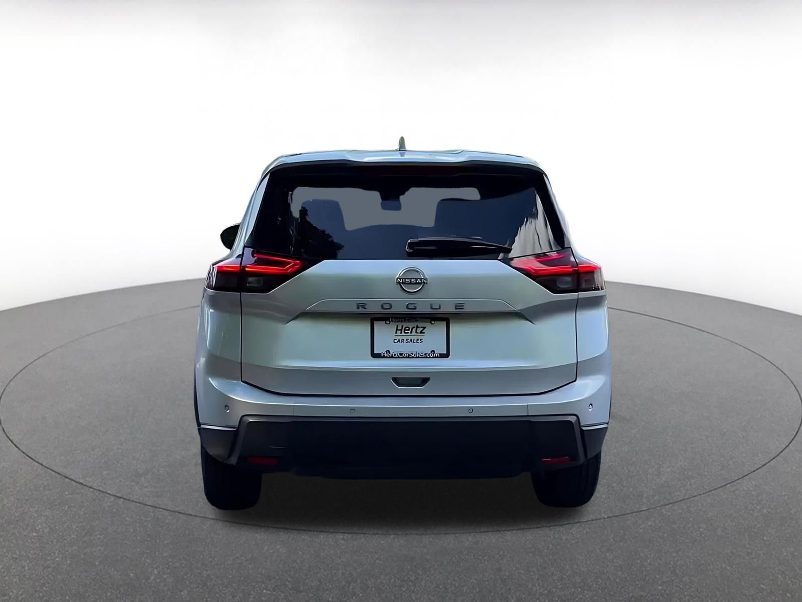 Used 2025 Nissan Rogue SV FWD image 12
