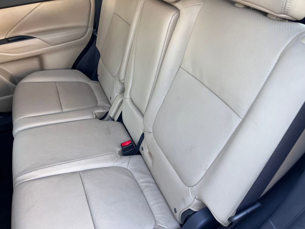 Used 2015 Mitsubishi Outlander GT image 23