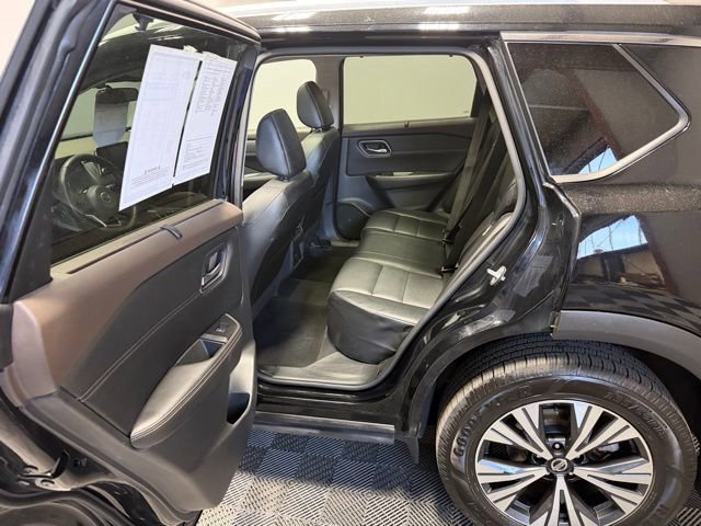 Used 2021 Nissan Rogue SV w/ Premium Package AWD/4WD image 18