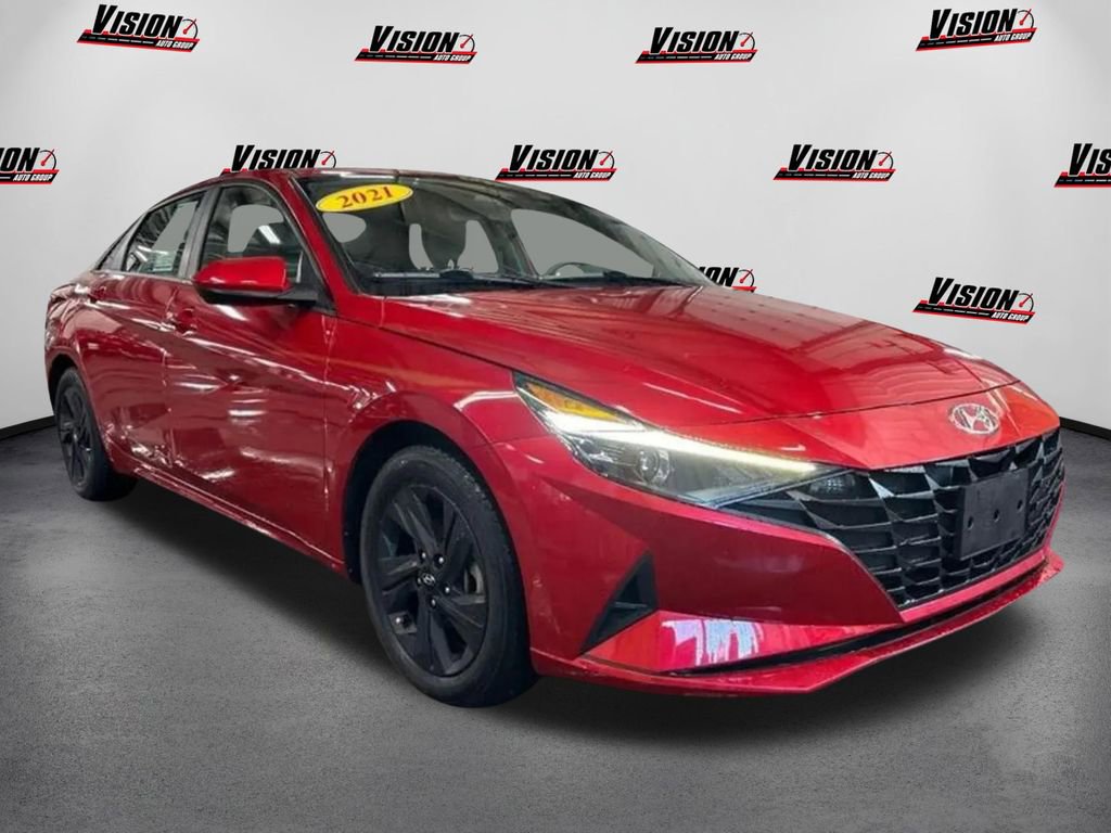 Used 2021 Hyundai Elantra SEL image 3