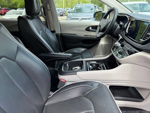 Used 2024 Chrysler Pacifica Limited FWD image 10